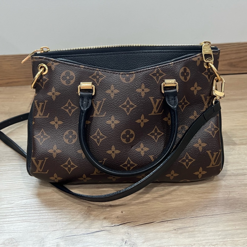 Louis Vuitton Monogram Pallas BB Noir